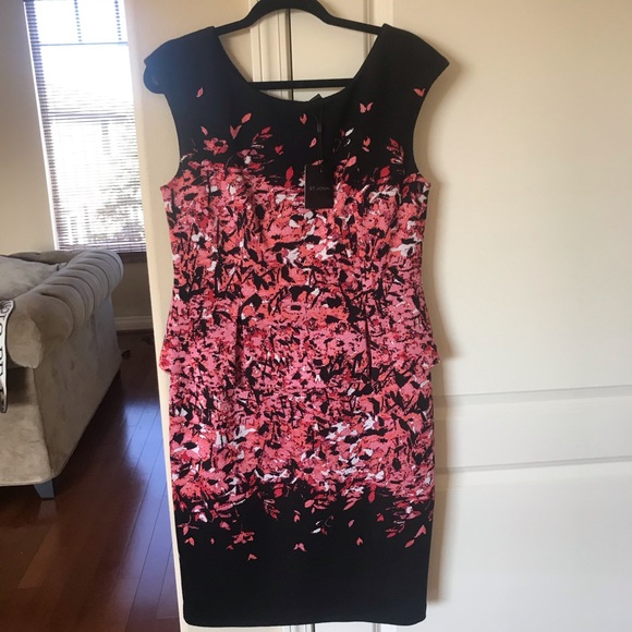 St. John Collection peplum jacquard Dress. - Picture 3 of 7